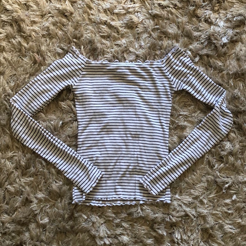 Hollister off the shoulder black and white top